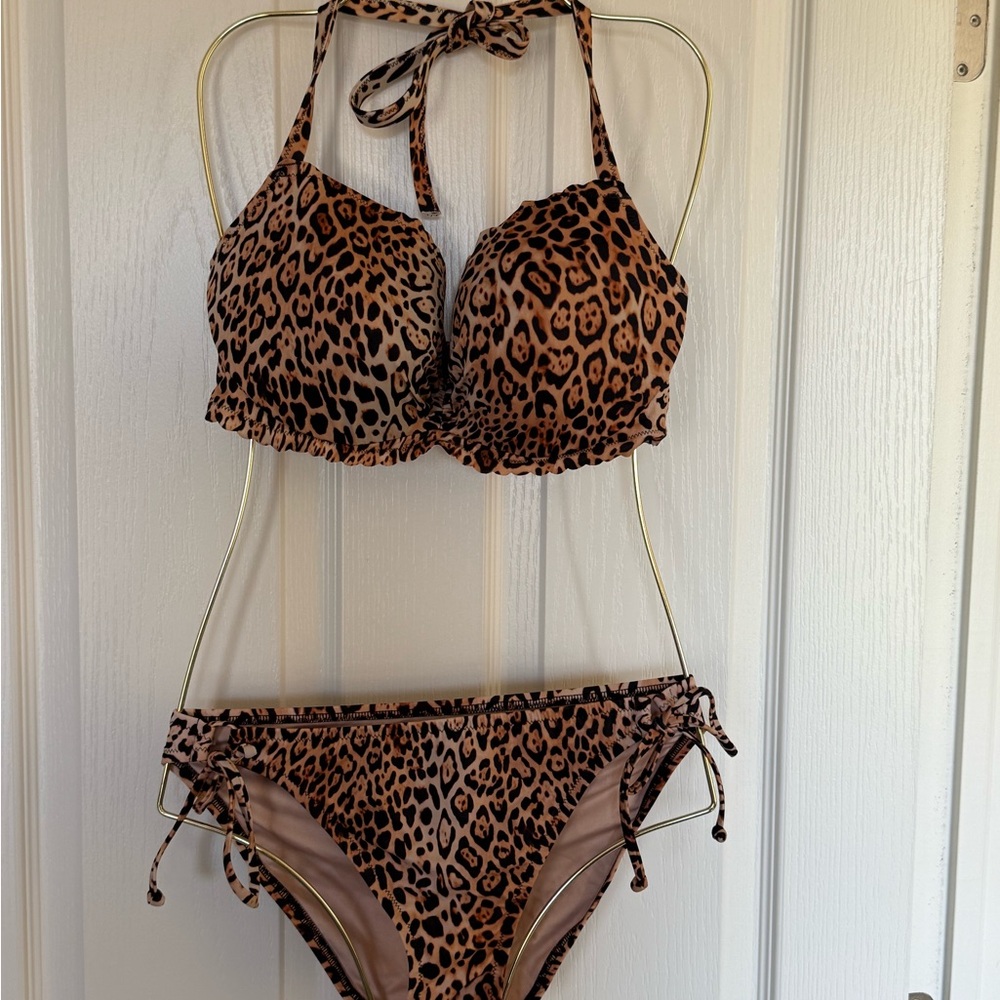 Chic Animal Print Bikini Set